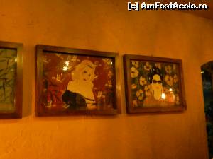 [P06] Portret al artistei Umm Kulthum si faimosii ei ochelari, cel mai in dreapta. Restaurantul Abou El Sid El Zamalek » foto by TraianS
 - 
<span class="allrVoted glyphicon glyphicon-heart hidden" id="av572465"></span>
<a class="m-l-10 hidden" id="sv572465" onclick="voting_Foto_DelVot(,572465,28496)" role="button">șterge vot <span class="glyphicon glyphicon-remove"></span></a>
<a id="v9572465" class=" c-red"  onclick="voting_Foto_SetVot(572465)" role="button"><span class="glyphicon glyphicon-heart-empty"></span> <b>LIKE</b> = Votează poza</a> <img class="hidden"  id="f572465W9" src="/imagini/loader.gif" border="0" /><span class="AjErrMes hidden" id="e572465ErM"></span>