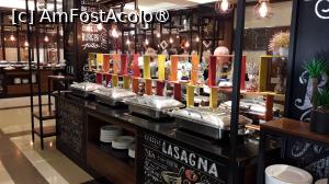 [P18] Zona calda cu preparate al restaurantului. » foto by Scorpions
 - 
<span class="allrVoted glyphicon glyphicon-heart hidden" id="av1421556"></span>
<a class="m-l-10 hidden" id="sv1421556" onclick="voting_Foto_DelVot(,1421556,28510)" role="button">șterge vot <span class="glyphicon glyphicon-remove"></span></a>
<a id="v91421556" class=" c-red"  onclick="voting_Foto_SetVot(1421556)" role="button"><span class="glyphicon glyphicon-heart-empty"></span> <b>LIKE</b> = Votează poza</a> <img class="hidden"  id="f1421556W9" src="/imagini/loader.gif" border="0" /><span class="AjErrMes hidden" id="e1421556ErM"></span>