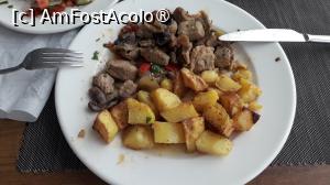 [P24] Meniu cu tocanita de carne  si cartofi prajiti. » foto by Scorpions
 - 
<span class="allrVoted glyphicon glyphicon-heart hidden" id="av1421562"></span>
<a class="m-l-10 hidden" id="sv1421562" onclick="voting_Foto_DelVot(,1421562,28510)" role="button">șterge vot <span class="glyphicon glyphicon-remove"></span></a>
<a id="v91421562" class=" c-red"  onclick="voting_Foto_SetVot(1421562)" role="button"><span class="glyphicon glyphicon-heart-empty"></span> <b>LIKE</b> = Votează poza</a> <img class="hidden"  id="f1421562W9" src="/imagini/loader.gif" border="0" /><span class="AjErrMes hidden" id="e1421562ErM"></span>