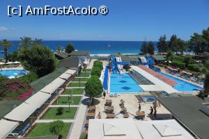 [P08] Casutele in stanga, piscinele si o parte din terasa restaurant in mijloc si marea in planul indepartat. » foto by Scorpions
 - 
<span class="allrVoted glyphicon glyphicon-heart hidden" id="av1421546"></span>
<a class="m-l-10 hidden" id="sv1421546" onclick="voting_Foto_DelVot(,1421546,28510)" role="button">șterge vot <span class="glyphicon glyphicon-remove"></span></a>
<a id="v91421546" class=" c-red"  onclick="voting_Foto_SetVot(1421546)" role="button"><span class="glyphicon glyphicon-heart-empty"></span> <b>LIKE</b> = Votează poza</a> <img class="hidden"  id="f1421546W9" src="/imagini/loader.gif" border="0" /><span class="AjErrMes hidden" id="e1421546ErM"></span>