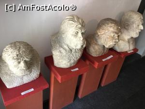 [P02] Stramosii nostri, ai oamenilor de astazi, expusi in holul cladirii principale, ne anunta calatoria in timp pe care o vom urma la Muzeul Campiei Boianului » foto by Dan&Ema
 - 
<span class="allrVoted glyphicon glyphicon-heart hidden" id="av863630"></span>
<a class="m-l-10 hidden" id="sv863630" onclick="voting_Foto_DelVot(,863630,28578)" role="button">șterge vot <span class="glyphicon glyphicon-remove"></span></a>
<a id="v9863630" class=" c-red"  onclick="voting_Foto_SetVot(863630)" role="button"><span class="glyphicon glyphicon-heart-empty"></span> <b>LIKE</b> = Votează poza</a> <img class="hidden"  id="f863630W9" src="/imagini/loader.gif" border="0" /><span class="AjErrMes hidden" id="e863630ErM"></span>