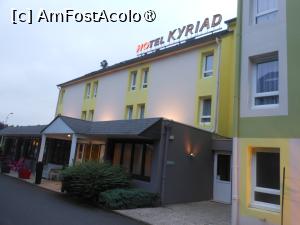 [P02] Tours - Hotel Kyriad Tours Sud. Intrarea principală. » foto by iulianic
 - 
<span class="allrVoted glyphicon glyphicon-heart hidden" id="av1434100"></span>
<a class="m-l-10 hidden" id="sv1434100" onclick="voting_Foto_DelVot(,1434100,28612)" role="button">șterge vot <span class="glyphicon glyphicon-remove"></span></a>
<a id="v91434100" class=" c-red"  onclick="voting_Foto_SetVot(1434100)" role="button"><span class="glyphicon glyphicon-heart-empty"></span> <b>LIKE</b> = Votează poza</a> <img class="hidden"  id="f1434100W9" src="/imagini/loader.gif" border="0" /><span class="AjErrMes hidden" id="e1434100ErM"></span>