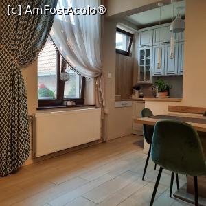 [P08] Odorheiu Secuiesc, Central Harmony Apartment, Livingul văzut spre Chicineta » foto by mprofeanu
 - 
<span class="allrVoted glyphicon glyphicon-heart hidden" id="av1436765"></span>
<a class="m-l-10 hidden" id="sv1436765" onclick="voting_Foto_DelVot(,1436765,28629)" role="button">șterge vot <span class="glyphicon glyphicon-remove"></span></a>
<a id="v91436765" class=" c-red"  onclick="voting_Foto_SetVot(1436765)" role="button"><span class="glyphicon glyphicon-heart-empty"></span> <b>LIKE</b> = Votează poza</a> <img class="hidden"  id="f1436765W9" src="/imagini/loader.gif" border="0" /><span class="AjErrMes hidden" id="e1436765ErM"></span>