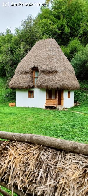 [P10] Unitate de cazare în stil tradițional pe TransApuseana. » foto by tata123 🔱
 - 
<span class="allrVoted glyphicon glyphicon-heart hidden" id="av1499281"></span>
<a class="m-l-10 hidden" id="sv1499281" onclick="voting_Foto_DelVot(,1499281,28685)" role="button">șterge vot <span class="glyphicon glyphicon-remove"></span></a>
<a id="v91499281" class=" c-red"  onclick="voting_Foto_SetVot(1499281)" role="button"><span class="glyphicon glyphicon-heart-empty"></span> <b>LIKE</b> = Votează poza</a> <img class="hidden"  id="f1499281W9" src="/imagini/loader.gif" border="0" /><span class="AjErrMes hidden" id="e1499281ErM"></span>