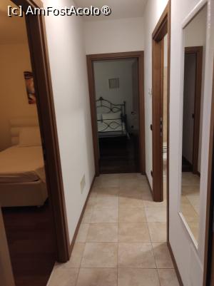 [P06] Holul de la Residenza Prezzemolo » foto by ilee
 - 
<span class="allrVoted glyphicon glyphicon-heart hidden" id="av1444325"></span>
<a class="m-l-10 hidden" id="sv1444325" onclick="voting_Foto_DelVot(,1444325,28691)" role="button">șterge vot <span class="glyphicon glyphicon-remove"></span></a>
<a id="v91444325" class=" c-red"  onclick="voting_Foto_SetVot(1444325)" role="button"><span class="glyphicon glyphicon-heart-empty"></span> <b>LIKE</b> = Votează poza</a> <img class="hidden"  id="f1444325W9" src="/imagini/loader.gif" border="0" /><span class="AjErrMes hidden" id="e1444325ErM"></span>