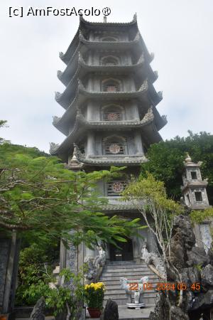 [P02] Marble Mountain - Pagoda Linh Ung » foto by Pușcașu Marin
 - 
<span class="allrVoted glyphicon glyphicon-heart hidden" id="av1450573"></span>
<a class="m-l-10 hidden" id="sv1450573" onclick="voting_Foto_DelVot(,1450573,28750)" role="button">șterge vot <span class="glyphicon glyphicon-remove"></span></a>
<a id="v91450573" class=" c-red"  onclick="voting_Foto_SetVot(1450573)" role="button"><span class="glyphicon glyphicon-heart-empty"></span> <b>LIKE</b> = Votează poza</a> <img class="hidden"  id="f1450573W9" src="/imagini/loader.gif" border="0" /><span class="AjErrMes hidden" id="e1450573ErM"></span>