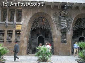 [P01] Barcelona, Palau Guell. Cele două uși de intrare, cu inițialele E și G » foto by mihaelavoicu
 - 
<span class="allrVoted glyphicon glyphicon-heart hidden" id="av1150727"></span>
<a class="m-l-10 hidden" id="sv1150727" onclick="voting_Foto_DelVot(,1150727,28797)" role="button">șterge vot <span class="glyphicon glyphicon-remove"></span></a>
<a id="v91150727" class=" c-red"  onclick="voting_Foto_SetVot(1150727)" role="button"><span class="glyphicon glyphicon-heart-empty"></span> <b>LIKE</b> = Votează poza</a> <img class="hidden"  id="f1150727W9" src="/imagini/loader.gif" border="0" /><span class="AjErrMes hidden" id="e1150727ErM"></span>