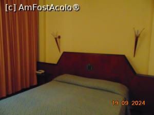 [P26] camera hotel Cangrande » foto by Yolanda
 - 
<span class="allrVoted glyphicon glyphicon-heart hidden" id="av1466375"></span>
<a class="m-l-10 hidden" id="sv1466375" onclick="voting_Foto_DelVot(,1466375,28862)" role="button">șterge vot <span class="glyphicon glyphicon-remove"></span></a>
<a id="v91466375" class=" c-red"  onclick="voting_Foto_SetVot(1466375)" role="button"><span class="glyphicon glyphicon-heart-empty"></span> <b>LIKE</b> = Votează poza</a> <img class="hidden"  id="f1466375W9" src="/imagini/loader.gif" border="0" /><span class="AjErrMes hidden" id="e1466375ErM"></span>