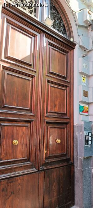 [P01] Intrare clădire - în dreapta se afla și plăcuță cu numele Guest House-ului. » foto by tata123 🔱
 - 
<span class="allrVoted glyphicon glyphicon-heart hidden" id="av1526530"></span>
<a class="m-l-10 hidden" id="sv1526530" onclick="voting_Foto_DelVot(,1526530,29041)" role="button">șterge vot <span class="glyphicon glyphicon-remove"></span></a>
<a id="v91526530" class=" c-red"  onclick="voting_Foto_SetVot(1526530)" role="button"><span class="glyphicon glyphicon-heart-empty"></span> <b>LIKE</b> = Votează poza</a> <img class="hidden"  id="f1526530W9" src="/imagini/loader.gif" border="0" /><span class="AjErrMes hidden" id="e1526530ErM"></span>