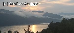 [P15] Apusul și munții în ceață » foto by mariana07
 - 
<span class="allrVoted glyphicon glyphicon-heart hidden" id="av1493619"></span>
<a class="m-l-10 hidden" id="sv1493619" onclick="voting_Foto_DelVot(,1493619,29077)" role="button">șterge vot <span class="glyphicon glyphicon-remove"></span></a>
<a id="v91493619" class=" c-red"  onclick="voting_Foto_SetVot(1493619)" role="button"><span class="glyphicon glyphicon-heart-empty"></span> <b>LIKE</b> = Votează poza</a> <img class="hidden"  id="f1493619W9" src="/imagini/loader.gif" border="0" /><span class="AjErrMes hidden" id="e1493619ErM"></span>