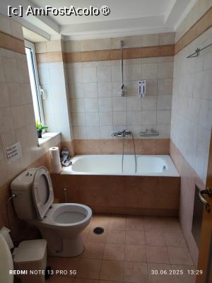 [P11] Baia mare de langa dormitorul mic si living » foto by ilee
 - 
<span class="allrVoted glyphicon glyphicon-heart hidden" id="av1496242"></span>
<a class="m-l-10 hidden" id="sv1496242" onclick="voting_Foto_DelVot(,1496242,29103)" role="button">șterge vot <span class="glyphicon glyphicon-remove"></span></a>
<a id="v91496242" class=" c-red"  onclick="voting_Foto_SetVot(1496242)" role="button"><span class="glyphicon glyphicon-heart-empty"></span> <b>LIKE</b> = Votează poza</a> <img class="hidden"  id="f1496242W9" src="/imagini/loader.gif" border="0" /><span class="AjErrMes hidden" id="e1496242ErM"></span>