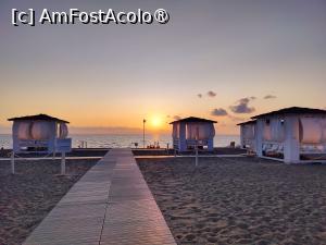 [P74] Apus de soare pe plajă » foto by crismis
 - 
<span class="allrVoted glyphicon glyphicon-heart hidden" id="av1499769"></span>
<a class="m-l-10 hidden" id="sv1499769" onclick="voting_Foto_DelVot(,1499769,29133)" role="button">șterge vot <span class="glyphicon glyphicon-remove"></span></a>
<a id="v91499769" class=" c-red"  onclick="voting_Foto_SetVot(1499769)" role="button"><span class="glyphicon glyphicon-heart-empty"></span> <b>LIKE</b> = Votează poza</a> <img class="hidden"  id="f1499769W9" src="/imagini/loader.gif" border="0" /><span class="AjErrMes hidden" id="e1499769ErM"></span>