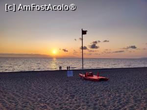 [P75] Apus de soare pe plajă » foto by crismis
 - 
<span class="allrVoted glyphicon glyphicon-heart hidden" id="av1499770"></span>
<a class="m-l-10 hidden" id="sv1499770" onclick="voting_Foto_DelVot(,1499770,29133)" role="button">șterge vot <span class="glyphicon glyphicon-remove"></span></a>
<a id="v91499770" class=" c-red"  onclick="voting_Foto_SetVot(1499770)" role="button"><span class="glyphicon glyphicon-heart-empty"></span> <b>LIKE</b> = Votează poza</a> <img class="hidden"  id="f1499770W9" src="/imagini/loader.gif" border="0" /><span class="AjErrMes hidden" id="e1499770ErM"></span>
