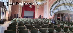 [P19] 19. Am intrat în sala de spectacole; în stânga este „fereastra - scoică”, cea care  se vede de pe faleză. » foto by doinafil
 - 
<span class="allrVoted glyphicon glyphicon-heart hidden" id="av1524101"></span>
<a class="m-l-10 hidden" id="sv1524101" onclick="voting_Foto_DelVot(,1524101,29149)" role="button">șterge vot <span class="glyphicon glyphicon-remove"></span></a>
<a id="v91524101" class=" c-red"  onclick="voting_Foto_SetVot(1524101)" role="button"><span class="glyphicon glyphicon-heart-empty"></span> <b>LIKE</b> = Votează poza</a> <img class="hidden"  id="f1524101W9" src="/imagini/loader.gif" border="0" /><span class="AjErrMes hidden" id="e1524101ErM"></span>