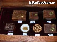 [P15] Biserica Rusa - racla cu moaste. » foto by Maria Smeu
 - 
<span class="allrVoted glyphicon glyphicon-heart hidden" id="av149878"></span>
<a class="m-l-10 hidden" id="sv149878" onclick="voting_Foto_DelVot(,149878,29192)" role="button">șterge vot <span class="glyphicon glyphicon-remove"></span></a>
<a id="v9149878" class=" c-red"  onclick="voting_Foto_SetVot(149878)" role="button"><span class="glyphicon glyphicon-heart-empty"></span> <b>LIKE</b> = Votează poza</a> <img class="hidden"  id="f149878W9" src="/imagini/loader.gif" border="0" /><span class="AjErrMes hidden" id="e149878ErM"></span>