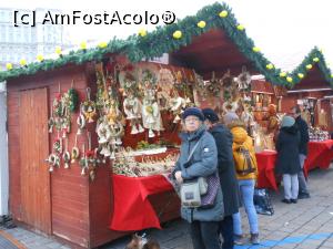 [P14] București - T&acirc;rgul de Crăciun 2022. Cu cățelul, la plimbare prin t&acirc;rg. » foto by iulianic
 - 
<span class="allrVoted glyphicon glyphicon-heart hidden" id="av1341638"></span>
<a class="m-l-10 hidden" id="sv1341638" onclick="voting_Foto_DelVot(,1341638,29197)" role="button">șterge vot <span class="glyphicon glyphicon-remove"></span></a>
<a id="v91341638" class=" c-red"  onclick="voting_Foto_SetVot(1341638)" role="button"><span class="glyphicon glyphicon-heart-empty"></span> <b>LIKE</b> = Votează poza</a> <img class="hidden"  id="f1341638W9" src="/imagini/loader.gif" border="0" /><span class="AjErrMes hidden" id="e1341638ErM"></span>