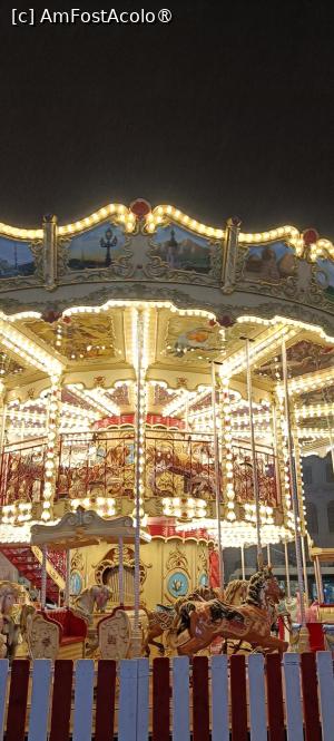 [P18] Caruselul de la Universitate. » foto by tata123 🔱
 - 
<span class="allrVoted glyphicon glyphicon-heart hidden" id="av1509934"></span>
<a class="m-l-10 hidden" id="sv1509934" onclick="voting_Foto_DelVot(,1509934,29197)" role="button">șterge vot <span class="glyphicon glyphicon-remove"></span></a>
<a id="v91509934" class=" c-red"  onclick="voting_Foto_SetVot(1509934)" role="button"><span class="glyphicon glyphicon-heart-empty"></span> <b>LIKE</b> = Votează poza</a> <img class="hidden"  id="f1509934W9" src="/imagini/loader.gif" border="0" /><span class="AjErrMes hidden" id="e1509934ErM"></span>
