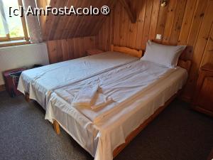 [P16] Pensiunea Cristina - camera mea » foto by Carmen Ion
 - 
<span class="allrVoted glyphicon glyphicon-heart hidden" id="av1510263"></span>
<a class="m-l-10 hidden" id="sv1510263" onclick="voting_Foto_DelVot(,1510263,29200)" role="button">șterge vot <span class="glyphicon glyphicon-remove"></span></a>
<a id="v91510263" class=" c-red"  onclick="voting_Foto_SetVot(1510263)" role="button"><span class="glyphicon glyphicon-heart-empty"></span> <b>LIKE</b> = Votează poza</a> <img class="hidden"  id="f1510263W9" src="/imagini/loader.gif" border="0" /><span class="AjErrMes hidden" id="e1510263ErM"></span>