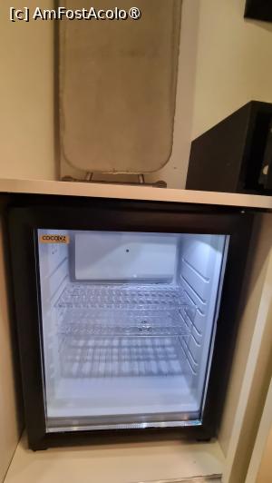 [P09] Minibarul camerei » foto by pepsi70ro
 - 
<span class="allrVoted glyphicon glyphicon-heart hidden" id="av1517227"></span>
<a class="m-l-10 hidden" id="sv1517227" onclick="voting_Foto_DelVot(,1517227,29245)" role="button">șterge vot <span class="glyphicon glyphicon-remove"></span></a>
<a id="v91517227" class=" c-red"  onclick="voting_Foto_SetVot(1517227)" role="button"><span class="glyphicon glyphicon-heart-empty"></span> <b>LIKE</b> = Votează poza</a> <img class="hidden"  id="f1517227W9" src="/imagini/loader.gif" border="0" /><span class="AjErrMes hidden" id="e1517227ErM"></span>