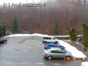 [P26] vedere spre parcare si padurea din jur » foto by Yolanda
 - 
<span class="allrVoted glyphicon glyphicon-heart hidden" id="av1518284"></span>
<a class="m-l-10 hidden" id="sv1518284" onclick="voting_Foto_DelVot(,1518284,29255)" role="button">șterge vot <span class="glyphicon glyphicon-remove"></span></a>
<a id="v91518284" class=" c-red"  onclick="voting_Foto_SetVot(1518284)" role="button"><span class="glyphicon glyphicon-heart-empty"></span> <b>LIKE</b> = Votează poza</a> <img class="hidden"  id="f1518284W9" src="/imagini/loader.gif" border="0" /><span class="AjErrMes hidden" id="e1518284ErM"></span>