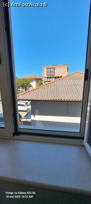 [P36] Hotel Sogni dʼOro Airport, o privire din baie spre parcare » foto by irinad
 - 
<span class="allrVoted glyphicon glyphicon-heart hidden" id="av1524304"></span>
<a class="m-l-10 hidden" id="sv1524304" onclick="voting_Foto_DelVot(,1524304,29293)" role="button">șterge vot <span class="glyphicon glyphicon-remove"></span></a>
<a id="v91524304" class=" c-red"  onclick="voting_Foto_SetVot(1524304)" role="button"><span class="glyphicon glyphicon-heart-empty"></span> <b>LIKE</b> = Votează poza</a> <img class="hidden"  id="f1524304W9" src="/imagini/loader.gif" border="0" /><span class="AjErrMes hidden" id="e1524304ErM"></span>