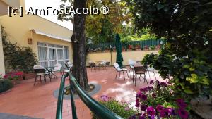 [P01] Hotel Villa Serena - terasa » foto by Dragoș_MD
 - 
<span class="allrVoted glyphicon glyphicon-heart hidden" id="av1529365"></span>
<a class="m-l-10 hidden" id="sv1529365" onclick="voting_Foto_DelVot(,1529365,29334)" role="button">șterge vot <span class="glyphicon glyphicon-remove"></span></a>
<a id="v91529365" class=" c-red"  onclick="voting_Foto_SetVot(1529365)" role="button"><span class="glyphicon glyphicon-heart-empty"></span> <b>LIKE</b> = Votează poza</a> <img class="hidden"  id="f1529365W9" src="/imagini/loader.gif" border="0" /><span class="AjErrMes hidden" id="e1529365ErM"></span>