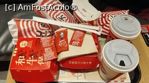 [P06] KFC din Wulingyuan, ce am comandat » foto by elenaadina
 - 
<span class="allrVoted glyphicon glyphicon-heart hidden" id="av1533424"></span>
<a class="m-l-10 hidden" id="sv1533424" onclick="voting_Foto_DelVot(,1533424,29366)" role="button">șterge vot <span class="glyphicon glyphicon-remove"></span></a>
<a id="v91533424" class=" c-red"  onclick="voting_Foto_SetVot(1533424)" role="button"><span class="glyphicon glyphicon-heart-empty"></span> <b>LIKE</b> = Votează poza</a> <img class="hidden"  id="f1533424W9" src="/imagini/loader.gif" border="0" /><span class="AjErrMes hidden" id="e1533424ErM"></span>
