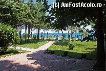 [P13 <small>[FOTO OFICIALĂ, DE PREZENTARE:] </small>] CURTEA VILEI 8**** SI ACCESUL DIRECT PE PLAJA